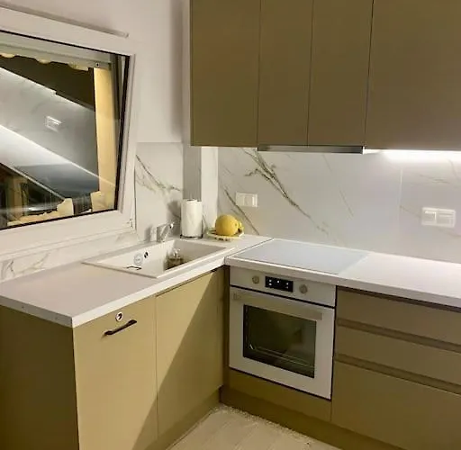 Anna's Summer House *